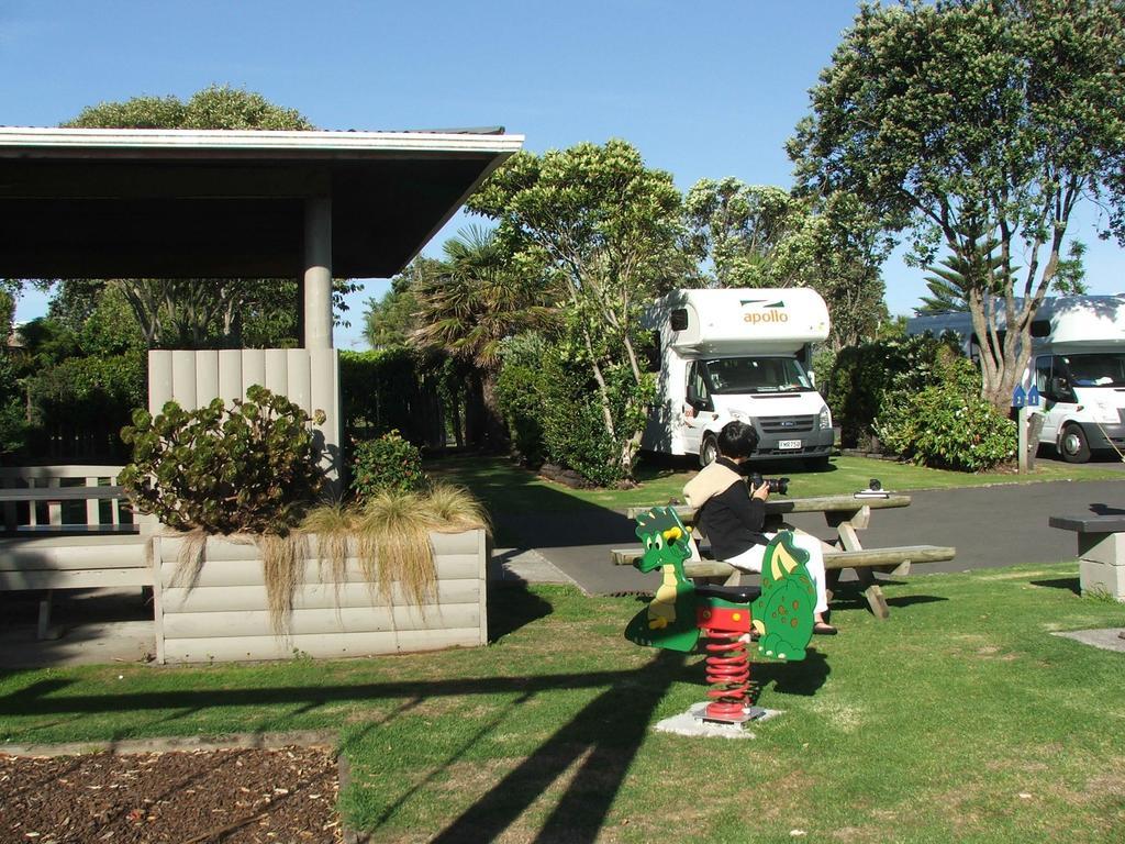 New Plymouth Top 10 Holiday Park エクステリア 写真
