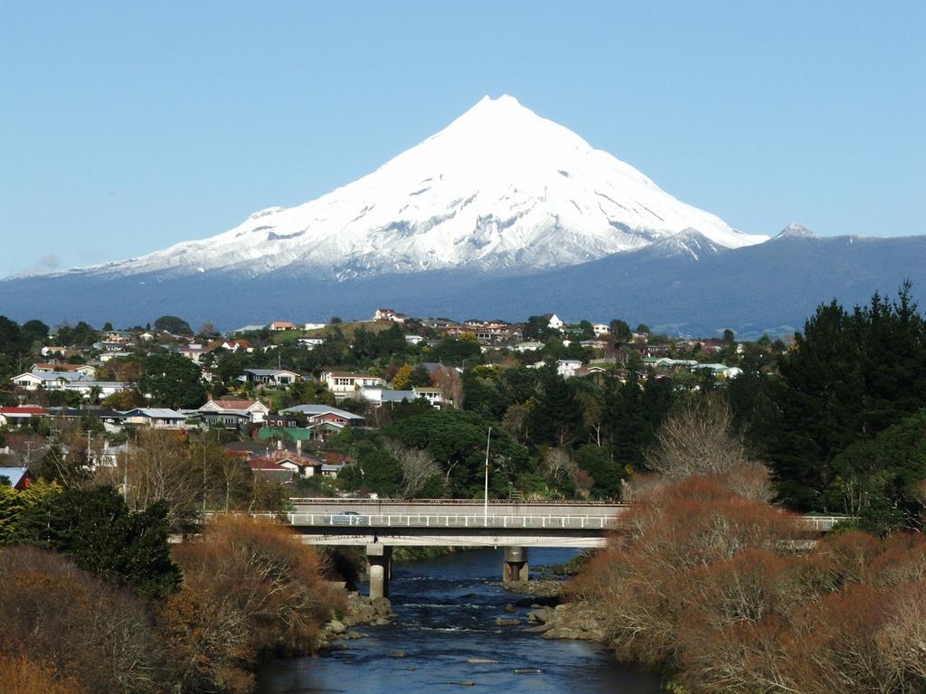 New Plymouth Top 10 Holiday Park エクステリア 写真