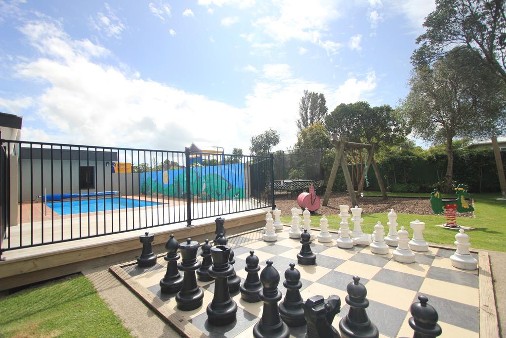 New Plymouth Top 10 Holiday Park エクステリア 写真