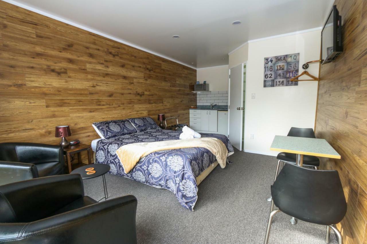 New Plymouth Top 10 Holiday Park エクステリア 写真